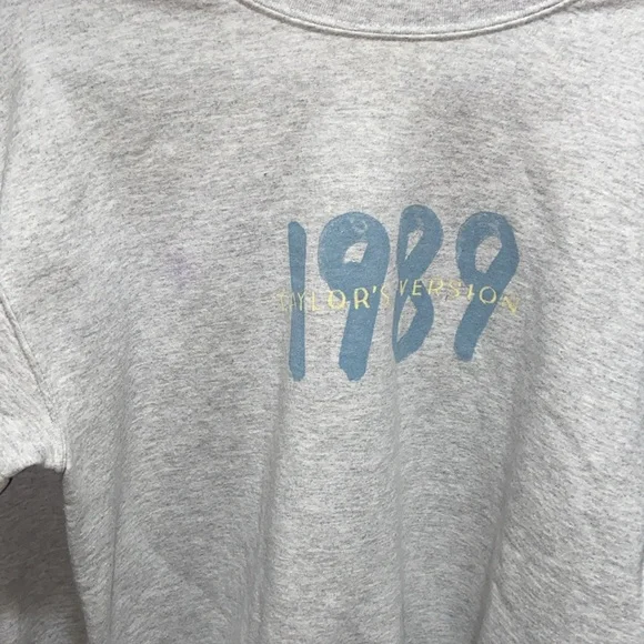 Taylor Swift Spotify Fans First 1989 Heather Gray Crewneck size M - Picture 6 of 8